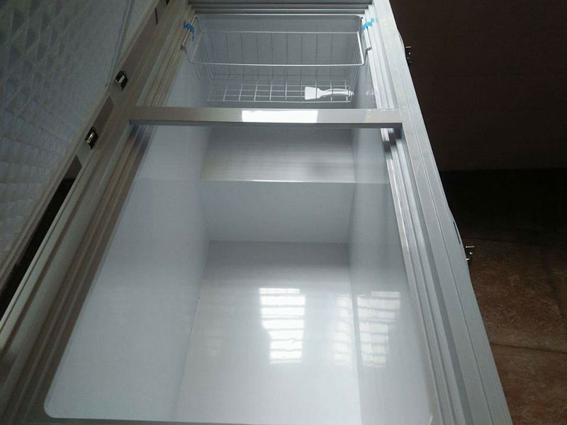 vệ sinh tủ đông